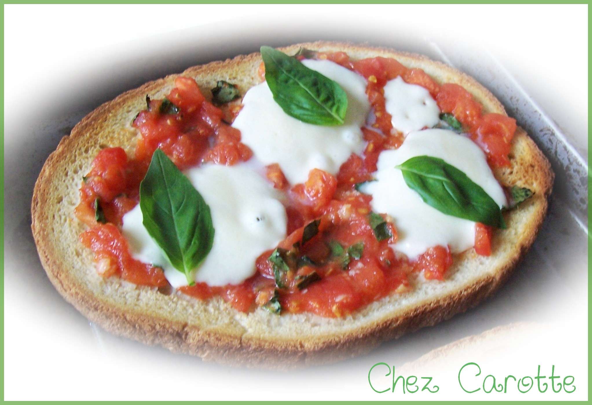 Bruschetta, tomate &amp; mozzarella au basilic frais - Le blog de Carotte